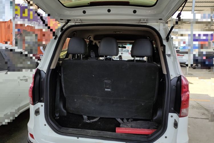 Used Jinbei 750 2016 1.5L e-Drive Version Trunk