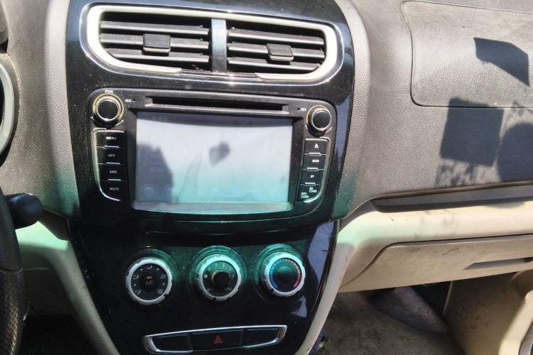 Used Jinbei 750 2016 1.5L Luxury Model Audio And AC Panel