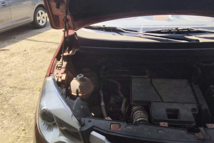 Used Jinbei 750 2016 1.5L Luxury Model Engine Bay Right