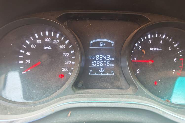 Used Jinbei 750 2016 1.5L Flagship Edition Odometer Close Up