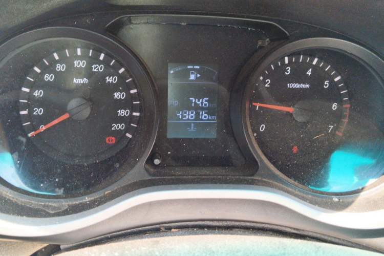 Used Jinbei 750 2016 1.5L Luxury Model Odometer Close Up