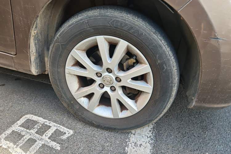Used Jinbei 750 2016 1.5L Luxury Model Right Front Wheel Hub