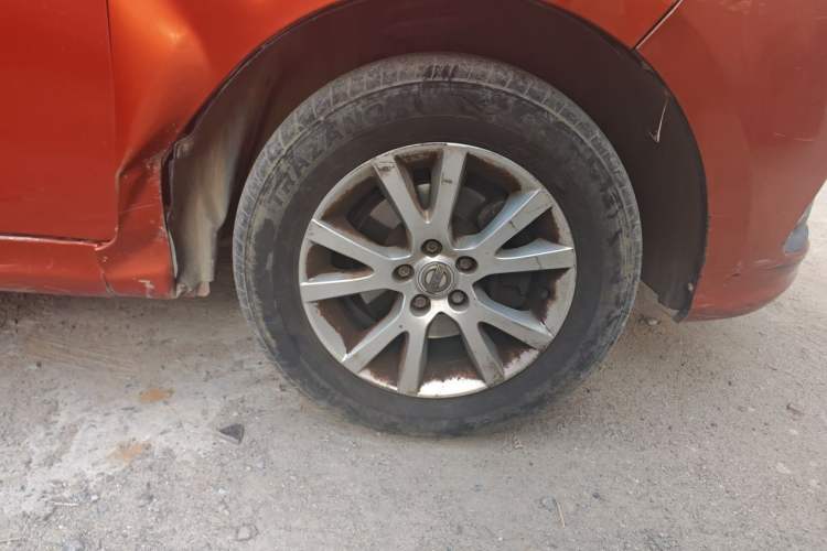 Used Jinbei 750 2016 1.5L Flagship Edition Right Front Wheel Hub