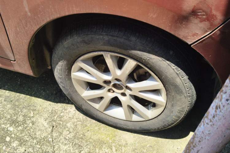 Used Jinbei 750 2016 1.5L Luxury Model Right Front Wheel Hub