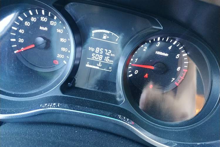 Used Jinbei 750 2017 1.5L e1 Type Odometer Close Up