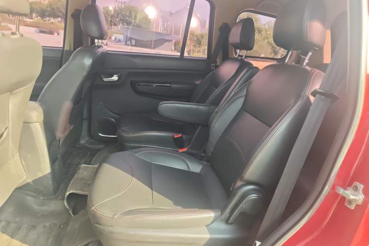 Used Jinbei 750 2017 1.5L e1 Type Interior 1
