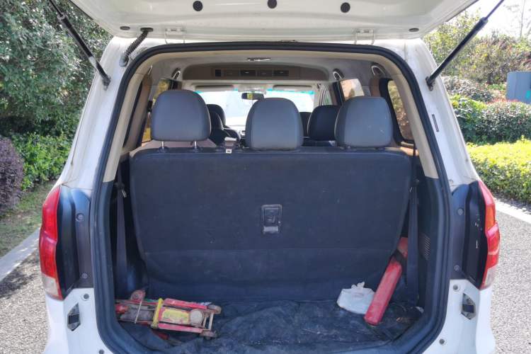Used Jinbei 750 2017 1.5L e1 Type Trunk