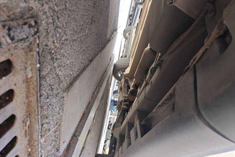 Used Jinbei 750 2018 1.5L E-Motion Sunroof Edition Chassis Rear Right