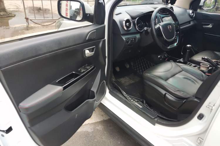 Used Jinbei 750 2018 1.6L Excellence Model Driver Seat