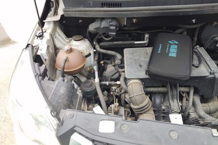 Used Jinbei 750 2018 1.6L Excellence Model Engine Bay Right