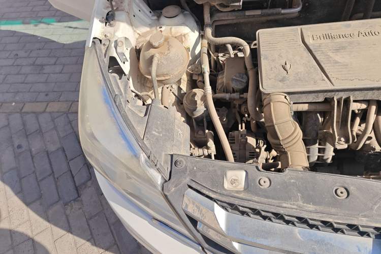 Used Jinbei 750 2018 1.5L E-Motion Sunroof Edition Engine Bay Right