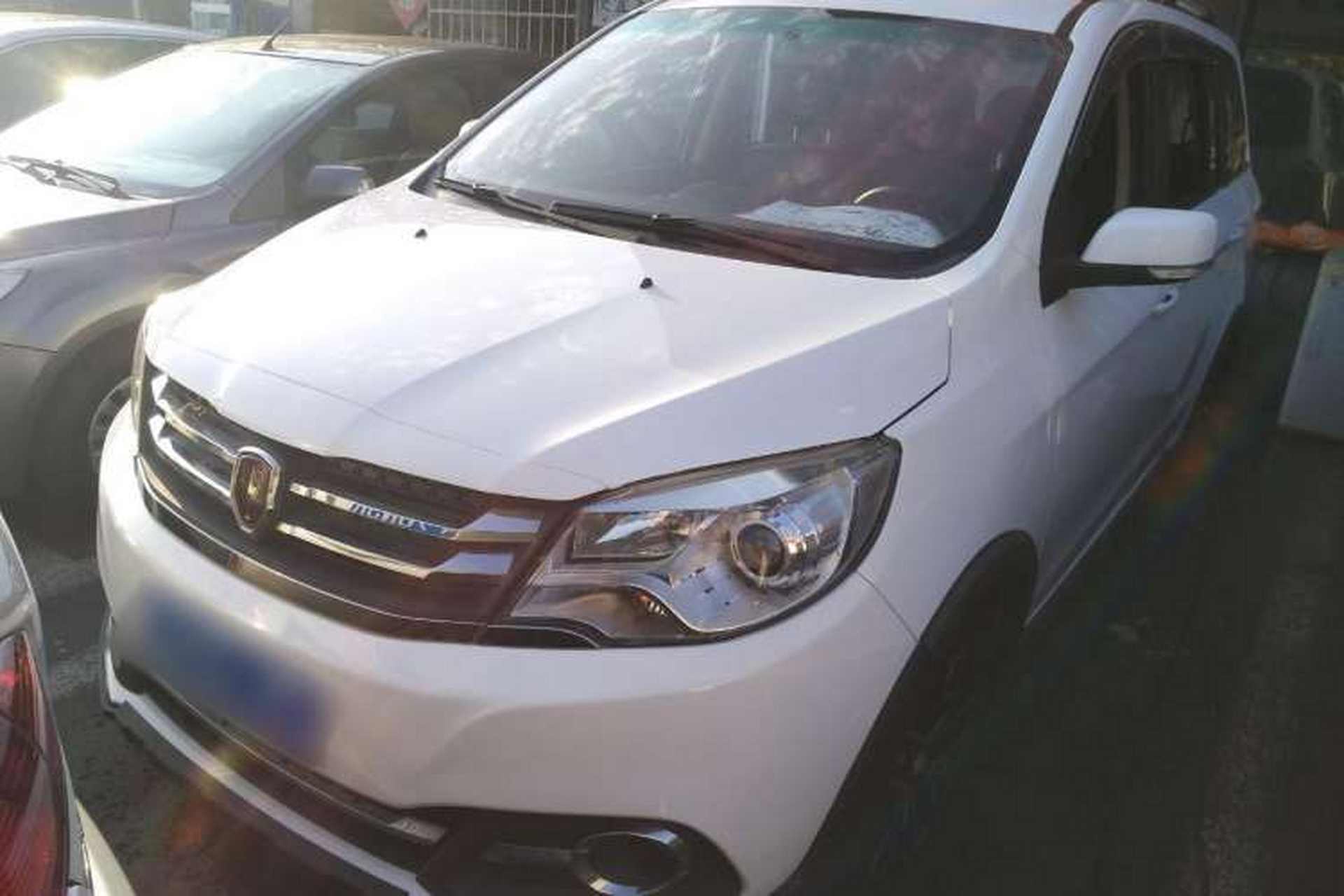 Used Jinbei 750 2018 1.6L Excellence Model Front Left 45 Deg