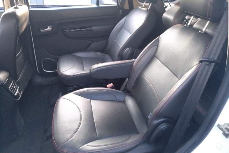 Used Jinbei 750 2018 1.6L Excellence Model Left Rear Seat