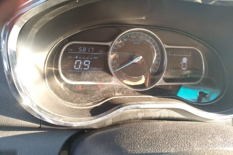 Used Jinbei 750 2018 1.6L Excellence Model Odometer Close Up