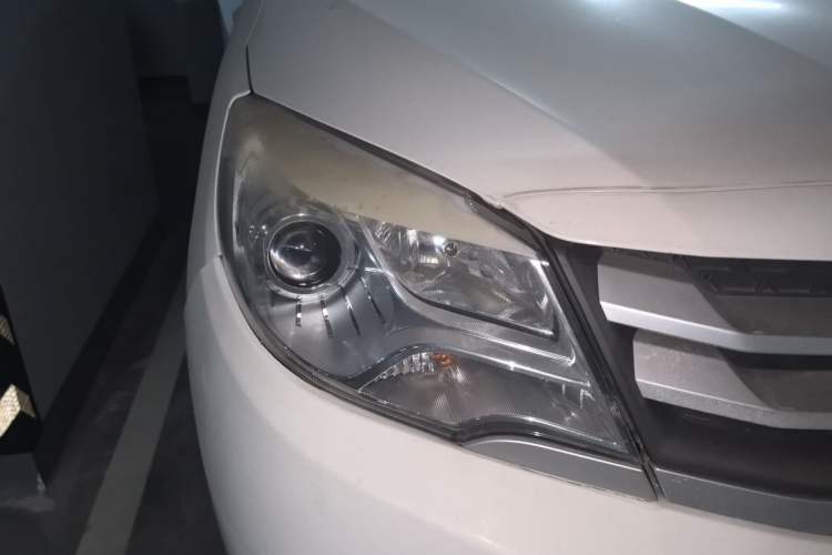 Used Jinbei 750 2018 1.5L Comfort Model with Sunroof Right Front Headlight