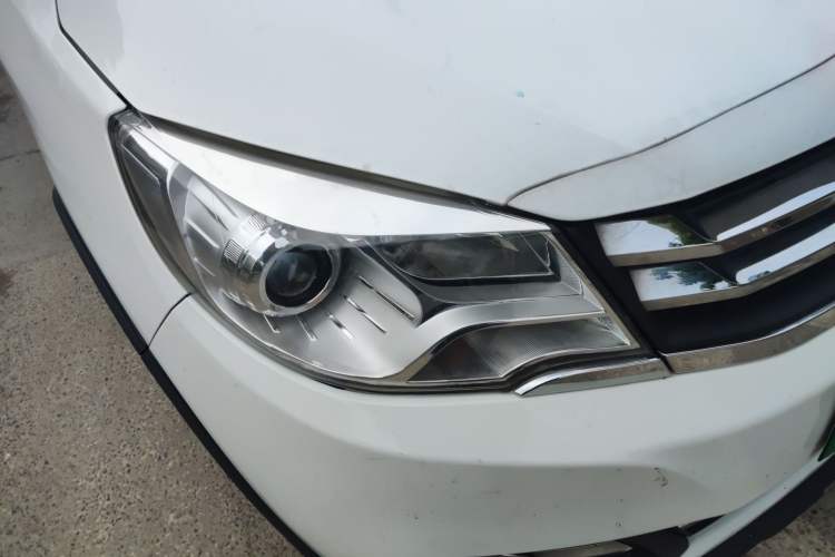 Used Jinbei 750 2018 1.6L Excellence Model Right Front Headlight