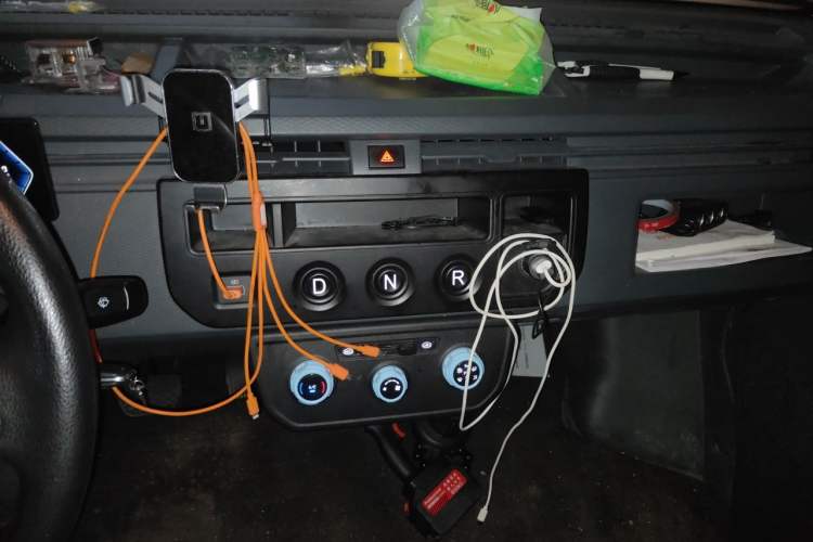 Used Jinbei E6 2026 Model, Standard Version, Long Roof, 6 Seats Audio And AC Panel