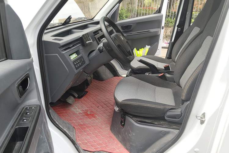 Used Jinbei E6 2026 Model, Standard Version, Long Roof, 6 Seats Driver Seat