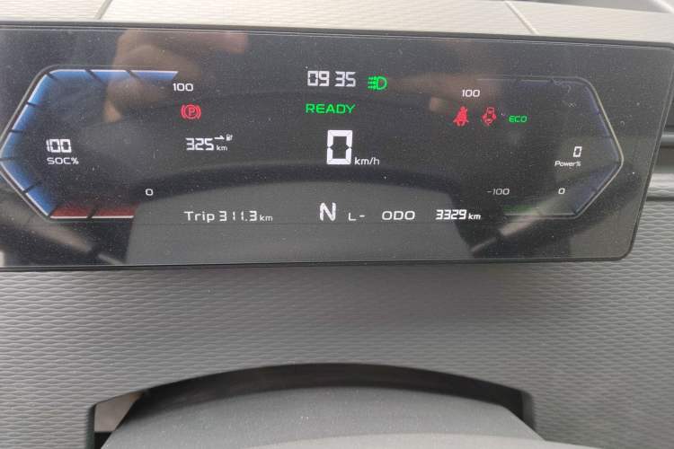 Used Jinbei E6 2026 Model, Standard Version, Long Roof, 6 Seats Odometer Close Up