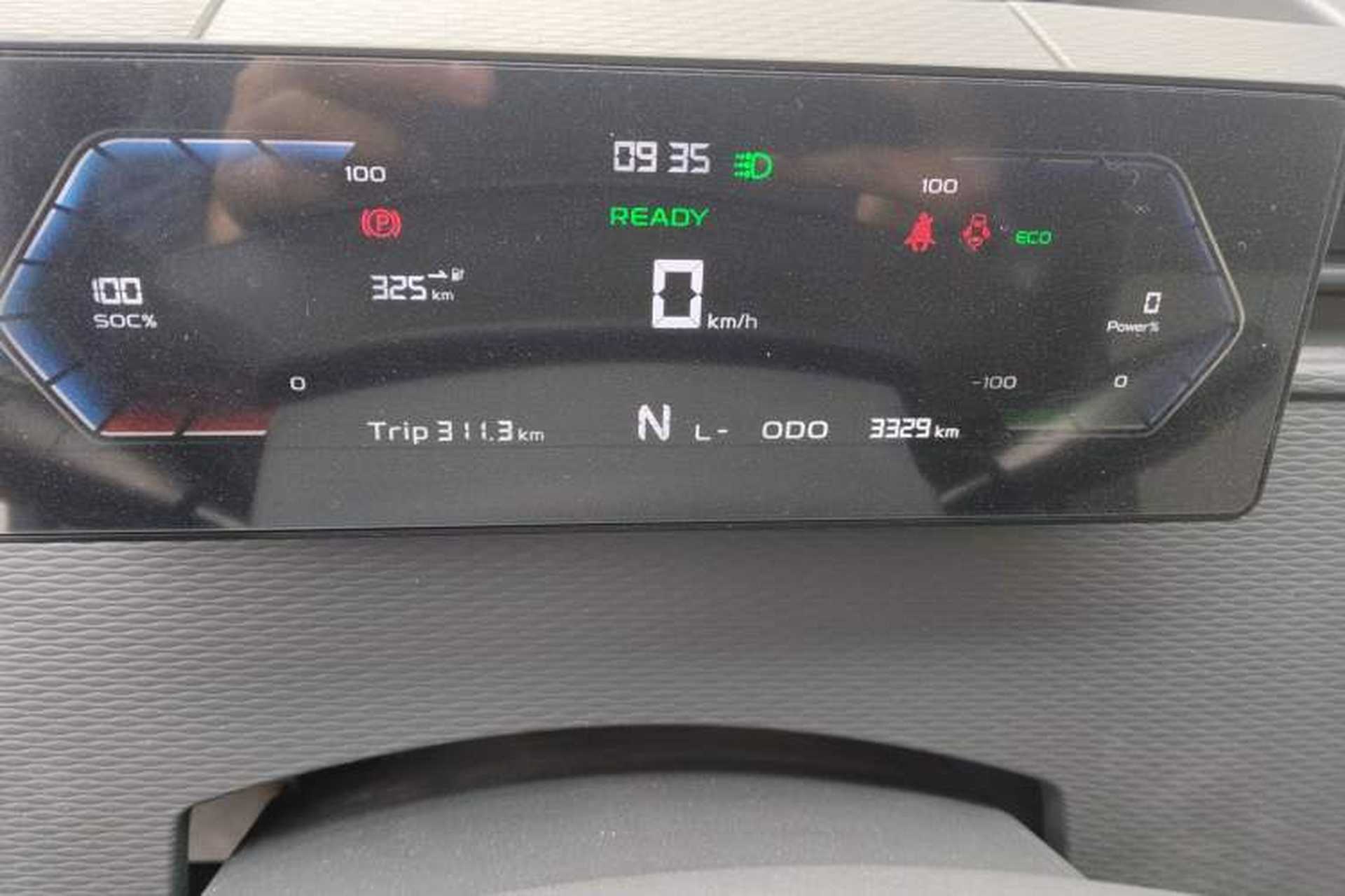 Used Jinbei E6 2026 Model, Standard Version, Long Roof, 6 Seats Odometer Close Up