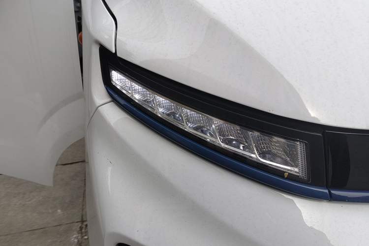 Used Jinbei E6 2026 Model, Standard Version, Long Roof, 6 Seats Right Front Headlight