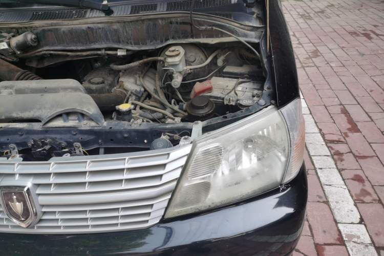 Used Jinbei Express 2017 2.0L Comfort Version V19 Engine Bay Left