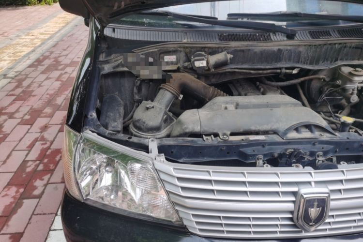 Used Jinbei Express 2017 2.0L Comfort Version V19 Engine Bay Right