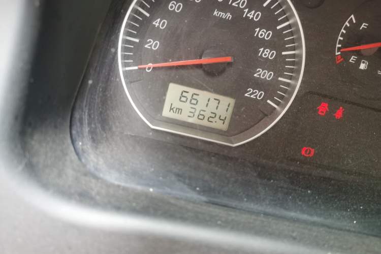 Used Jinbei Express 2017 2.0L Comfort Version V19 Odometer Close Up