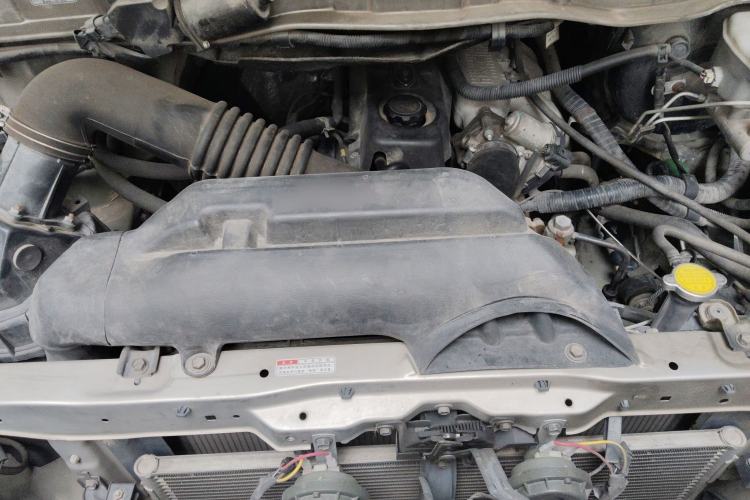 Used Jinbei Express 2017 2.0L Standard Version V19 Engine Bay