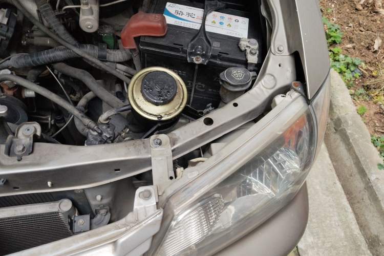 Used Jinbei Express 2017 2.0L Standard Version V19 Engine Bay Left