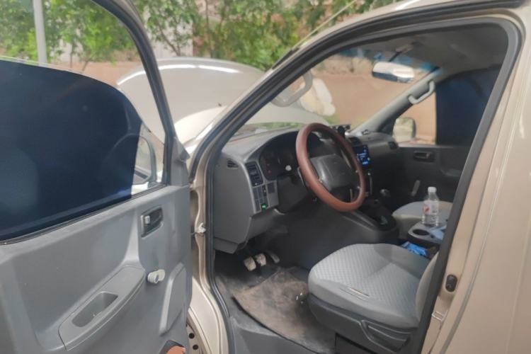 Used Jinbei Express 2017 2.0L Standard Version V19 Driver Seat