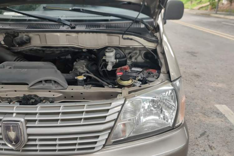 Used Jinbei Express 2017 2.0L Standard Version V19 Engine Bay Left