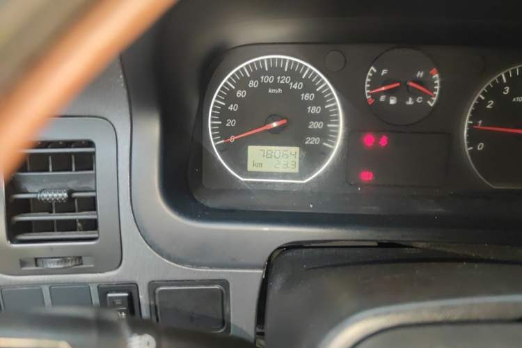 Used Jinbei Express 2017 2.0L Standard Version V19 Odometer Close Up