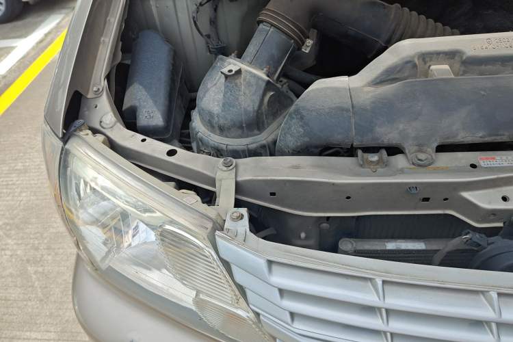 Used Jinbei Express 2017 2.0L Standard Version V19 Engine Bay Right