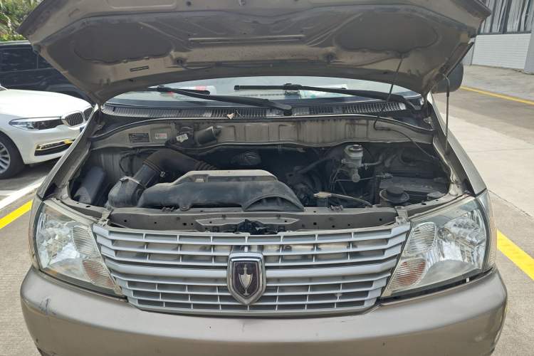 Used Jinbei Express 2017 2.0L Standard Version V19 Engine Bay