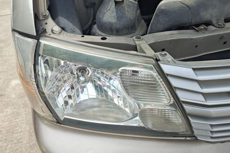 Used Jinbei Express 2017 2.0L Standard Version V19 Right Front Headlight