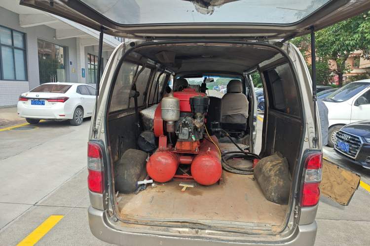 Used Jinbei Express 2017 2.0L Standard Version V19 Trunk