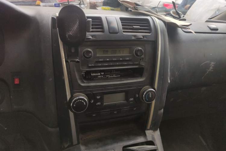 Used Jinbei Express 2017 2.0L Standard Version V19 Audio And AC Panel