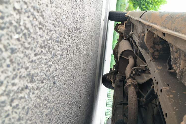 Used Jinbei Express 2017 2.0L Standard Version V19 Chassis Front Right
