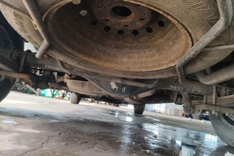 Used Jinbei Express 2017 2.0L Standard Version V19 Chassis Rear