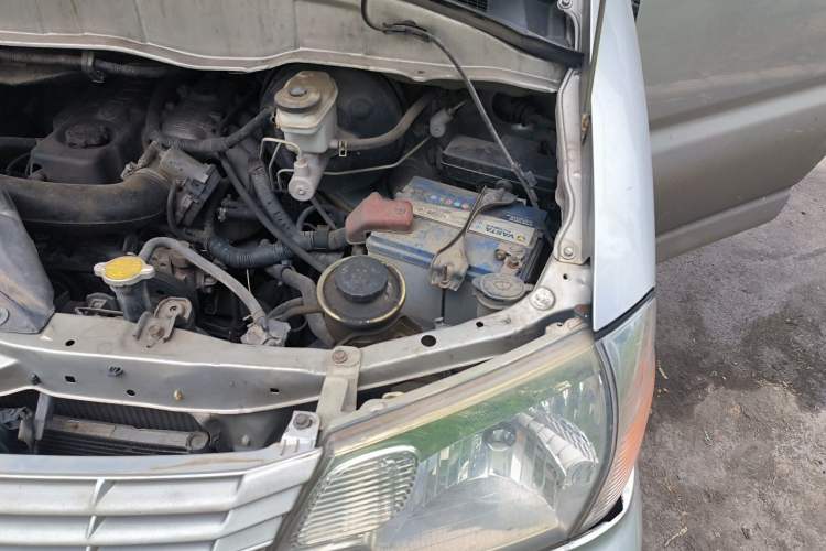 Used Jinbei Express 2017 2.0L Standard Version V19 Engine Bay Left