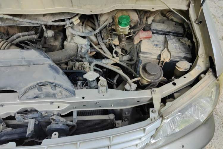Used Jinbei Express 2017 2.0L Standard Version V19 Engine Bay Left
