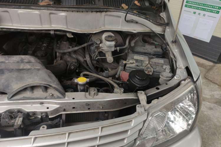 Used Jinbei Express 2017 2.0L Standard Version V19 Engine Bay Left