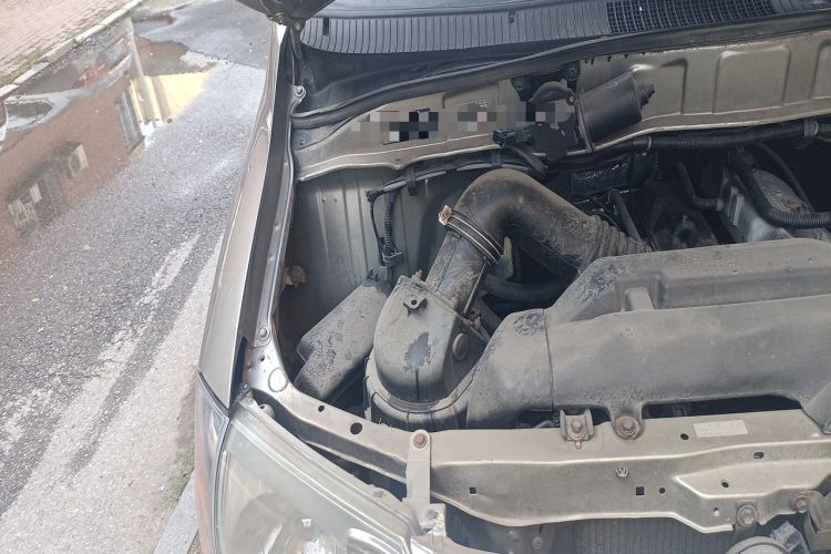 Used Jinbei Express 2017 2.0L Standard Version V19 Engine Bay Right