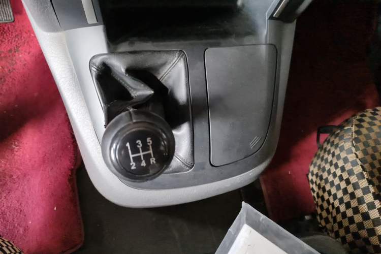 Used Jinbei Express 2017 2.0L Standard Version V19 Gear Lever