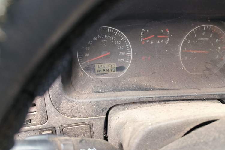 Used Jinbei Express 2017 2.0L Standard Version V19 Odometer Close Up