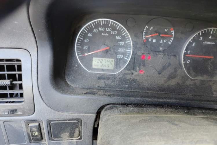 Used Jinbei Express 2017 2.0L Standard Version V19 Odometer Close Up