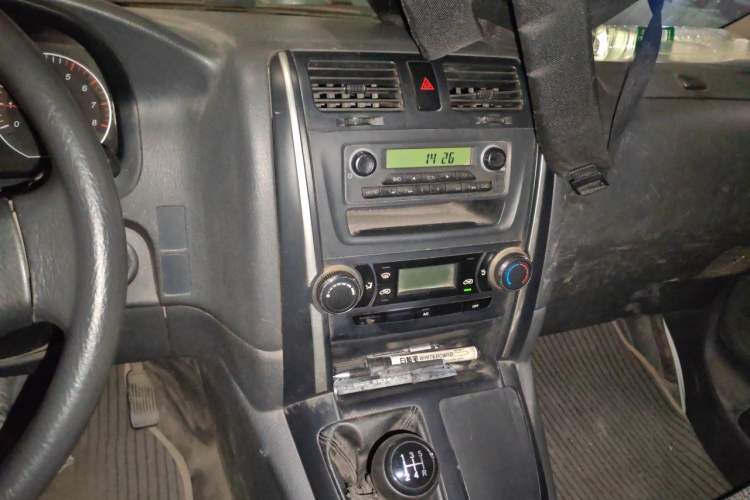 Used Jinbei Express 2017 2.0L Standard Version V19 Audio And AC Panel