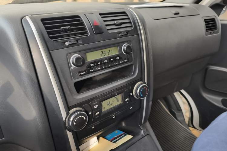 Used Jinbei Express 2017 2.0L Comfort Version V19 Audio And AC Panel