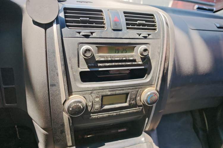 Used Jinbei Express 2017 2.0L Standard Version V19 Audio And AC Panel